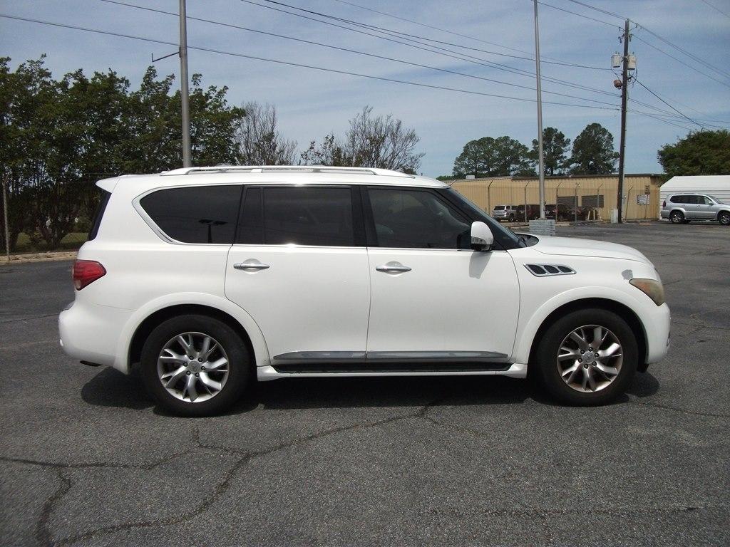 Infiniti QX56 2WD 2011