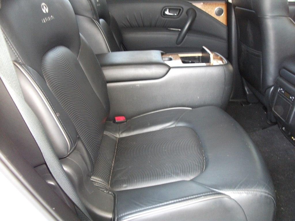 Infiniti QX56 2WD 2011