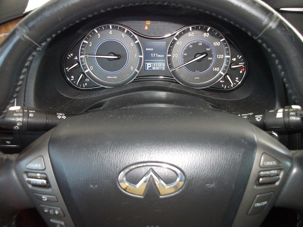 Infiniti QX56 2WD 2011