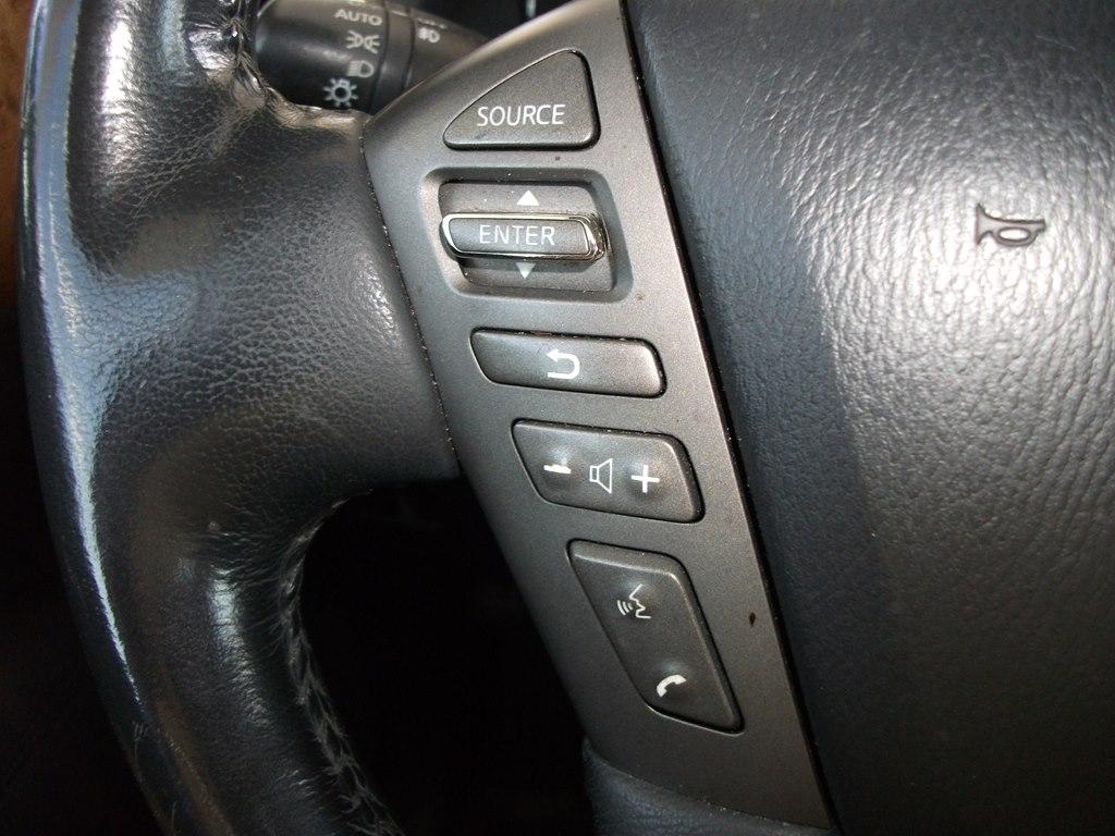 Infiniti QX56 2WD 2011