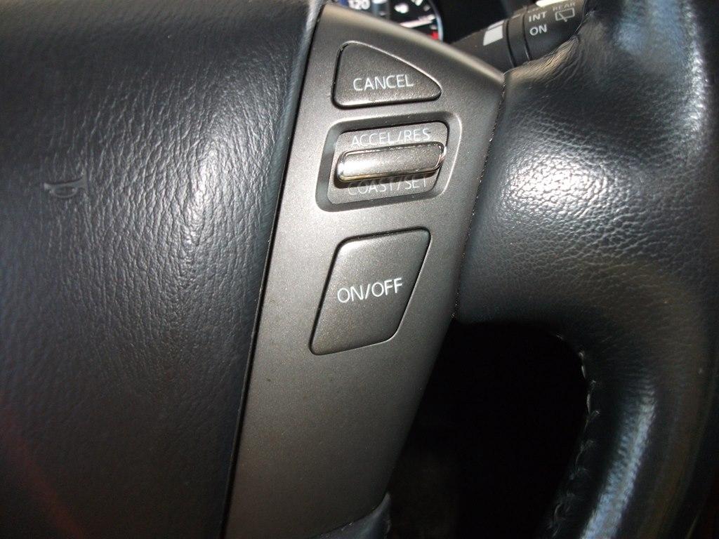 Infiniti QX56 2WD 2011