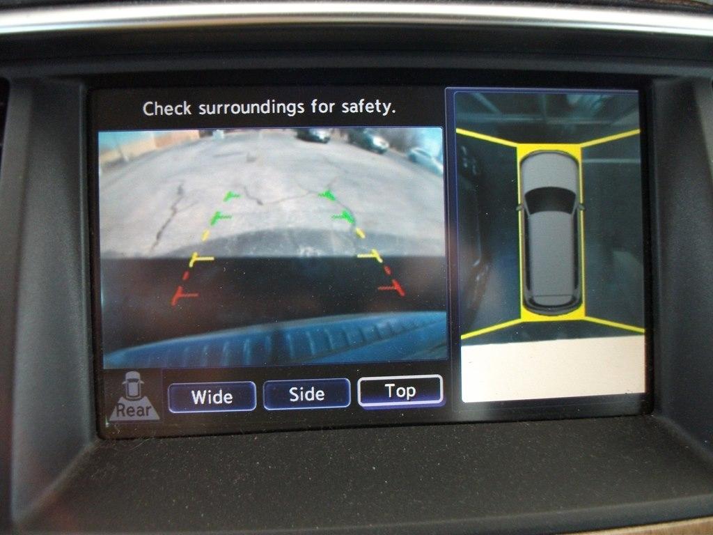 Infiniti QX56 2WD 2011