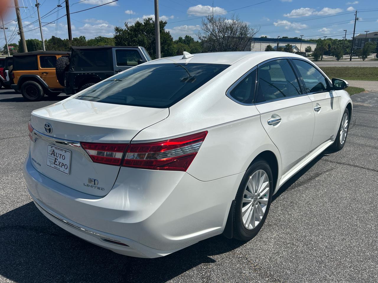 Toyota Avalon Hybrid Limited 2014