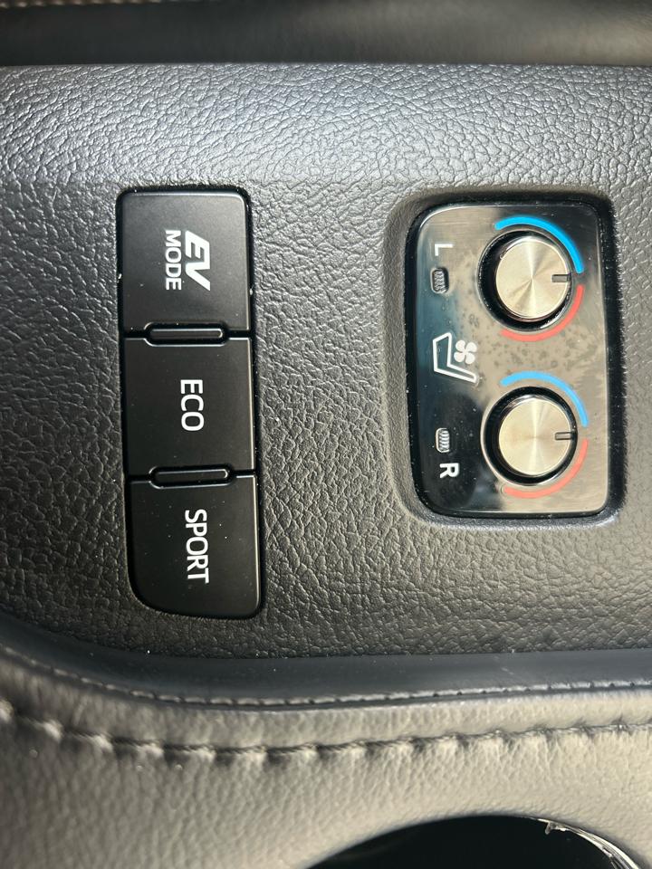 Toyota Avalon Hybrid Limited 2014