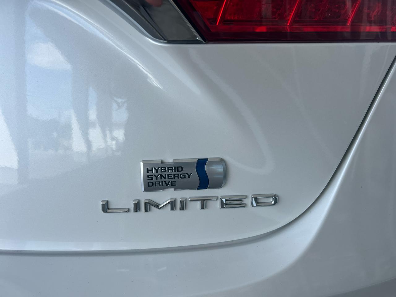 Toyota Avalon Hybrid Limited 2014