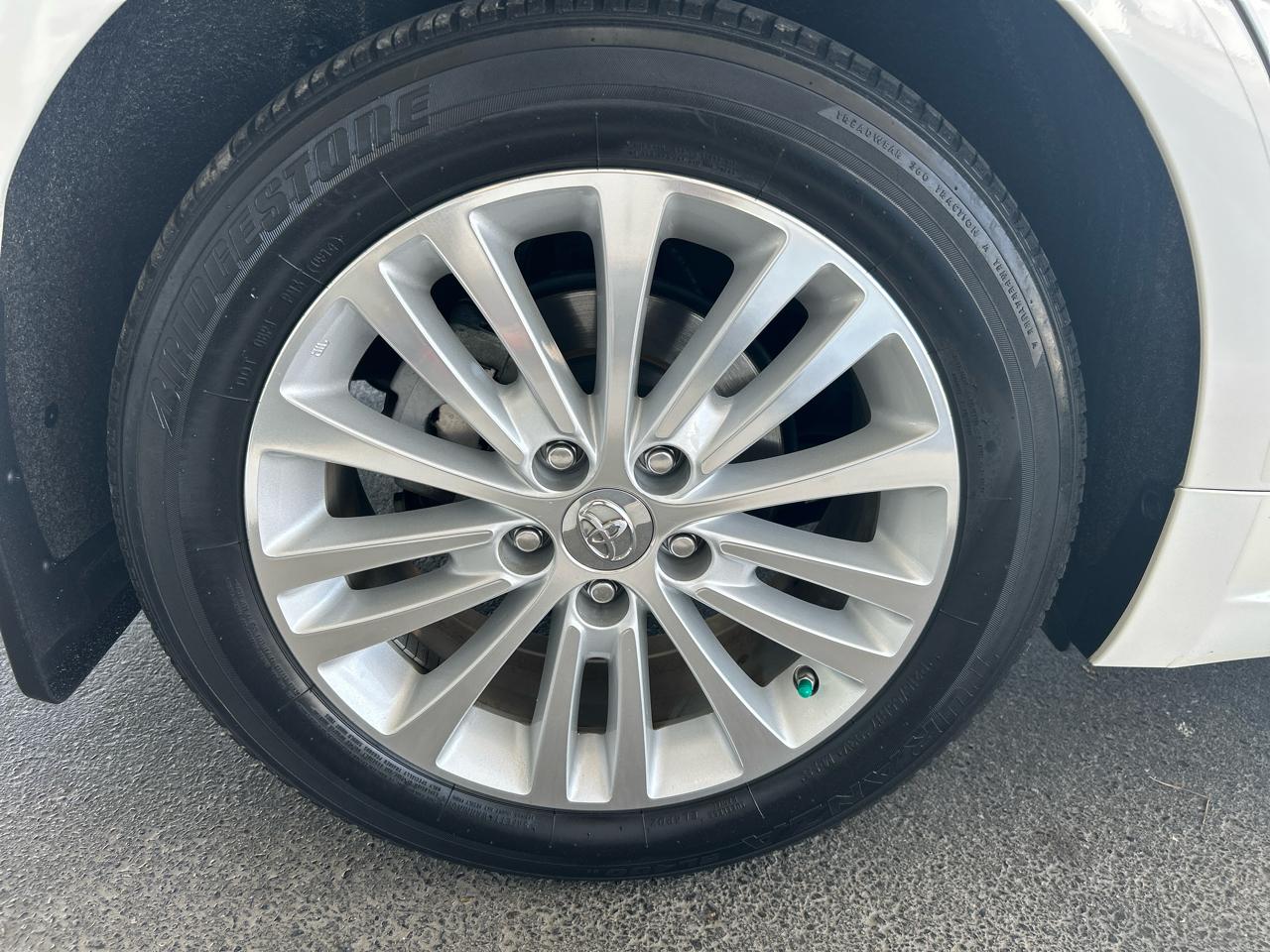 Toyota Avalon Hybrid Limited 2014