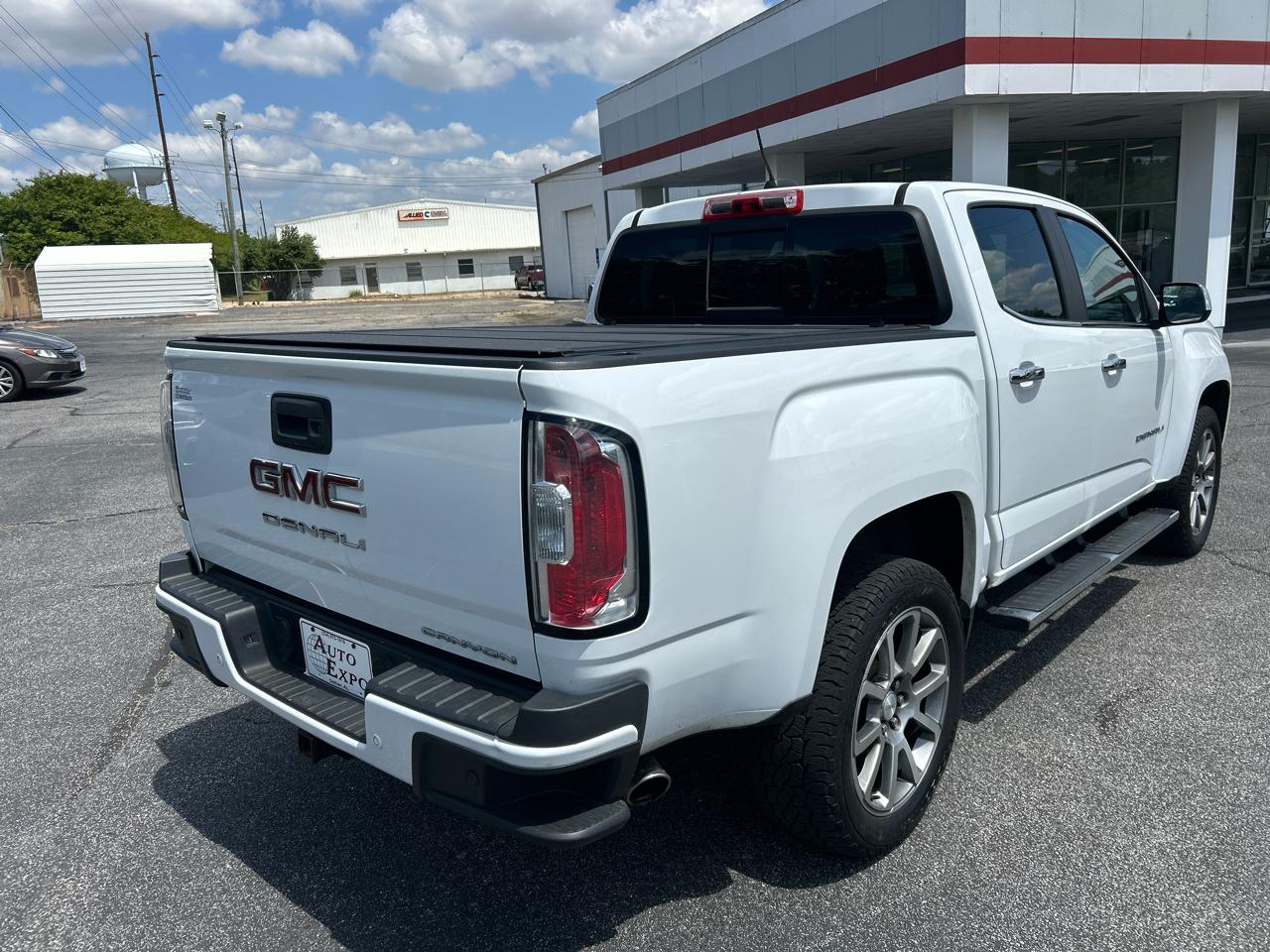 GMC Canyon Denali Crew Cab Long Box 4WD 2022