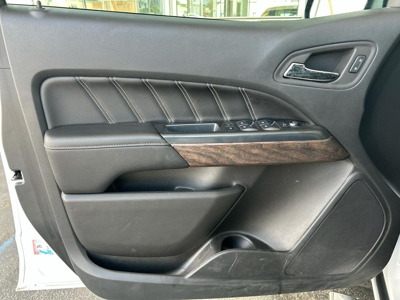 GMC Canyon Denali Crew Cab Long Box 4WD 2022