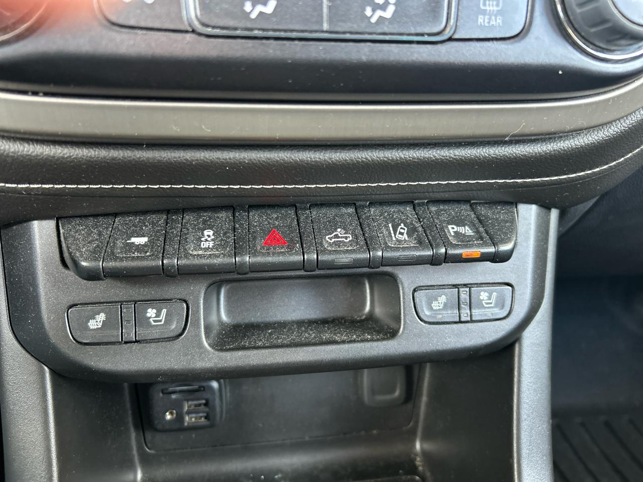 GMC Canyon 4WD Crew Cab Denali 2022