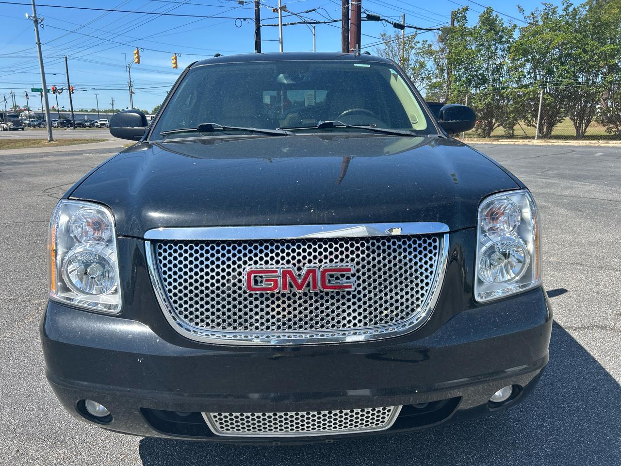 GMC Yukon Denali XL 4WD 2011