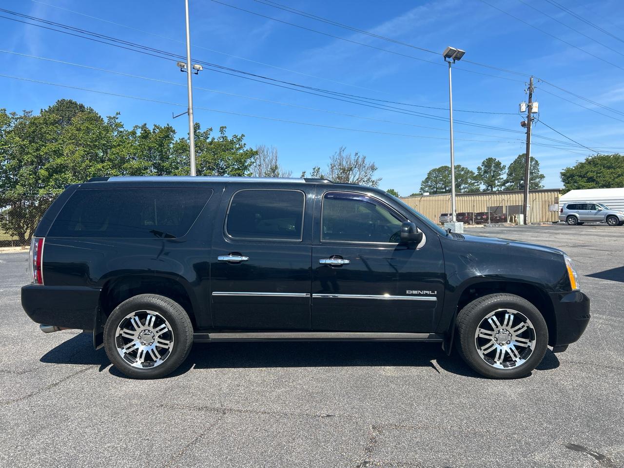 GMC Yukon Denali XL 4WD 2011