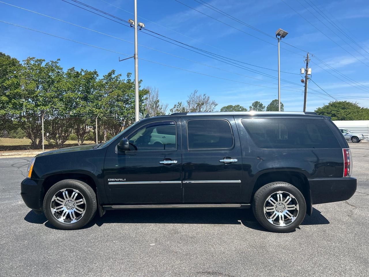 GMC Yukon Denali XL 4WD 2011