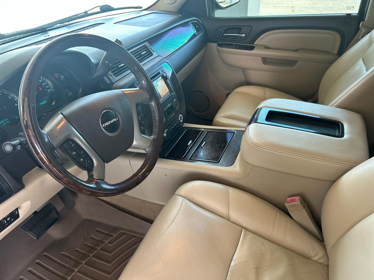 GMC Yukon Denali XL 4WD 2011