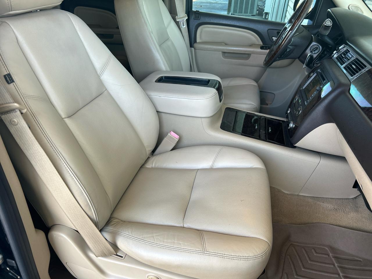 GMC Yukon Denali XL 4WD 2011