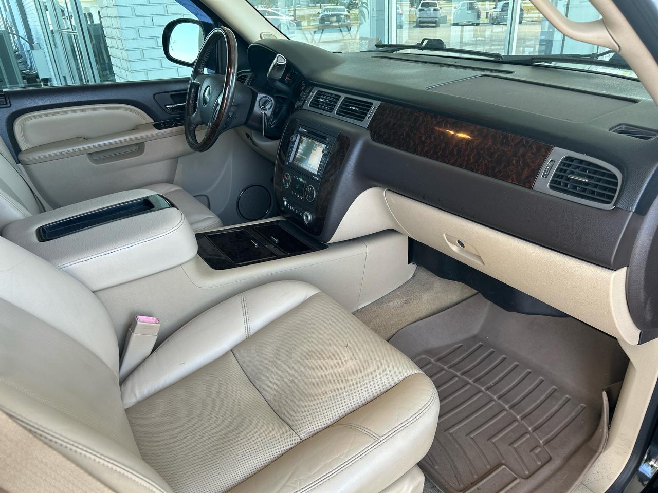 GMC Yukon Denali XL 4WD 2011