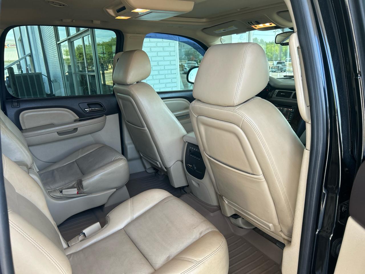 GMC Yukon Denali XL 4WD 2011