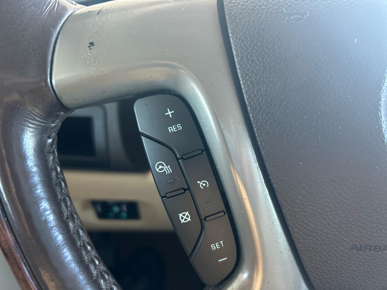 GMC Yukon Denali XL 4WD 2011