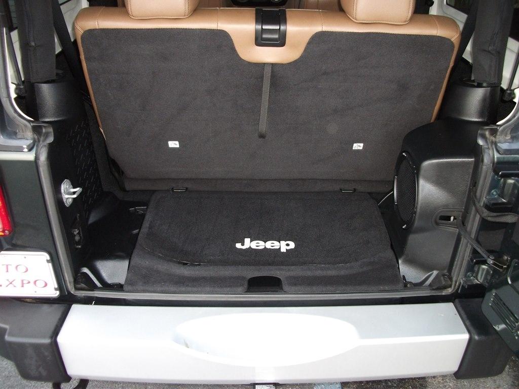 Jeep Wrangler Sahara 4WD 2012