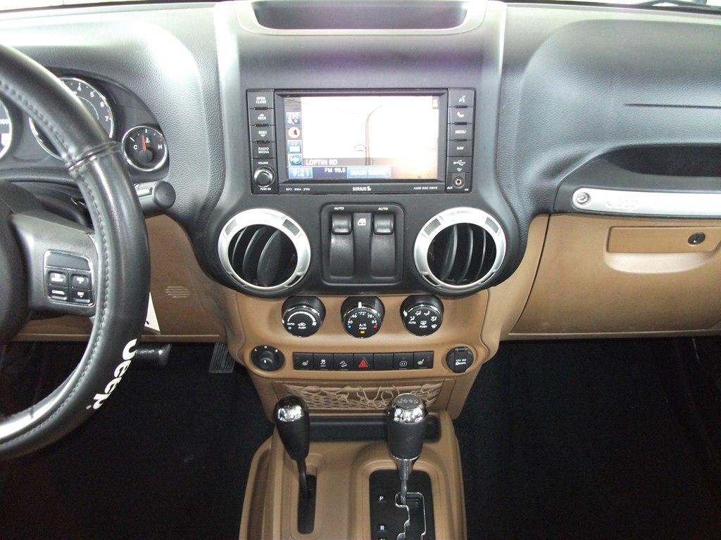 Jeep Wrangler Sahara 4WD 2012