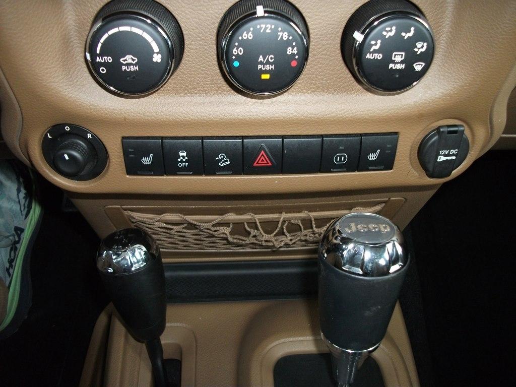 Jeep Wrangler Sahara 4WD 2012