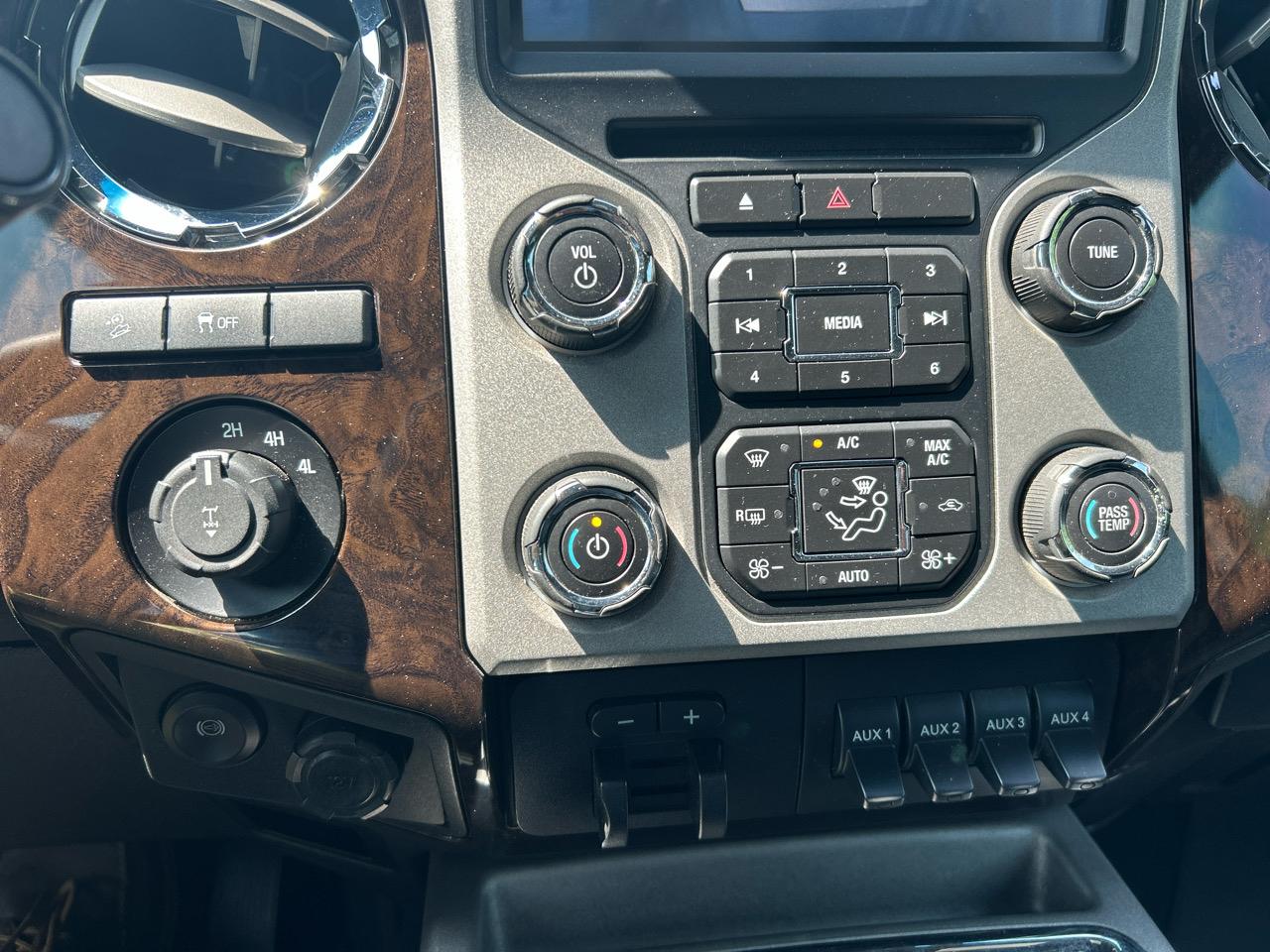 Ford F-350 SD Platinum Crew Cab Long Box 4WD 2015