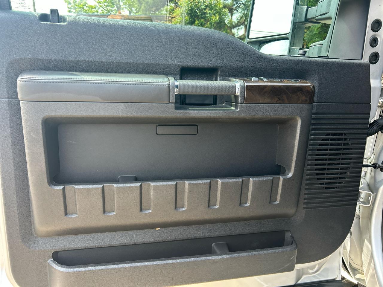 Ford F-350 SD Platinum Crew Cab Long Box 4WD 2015