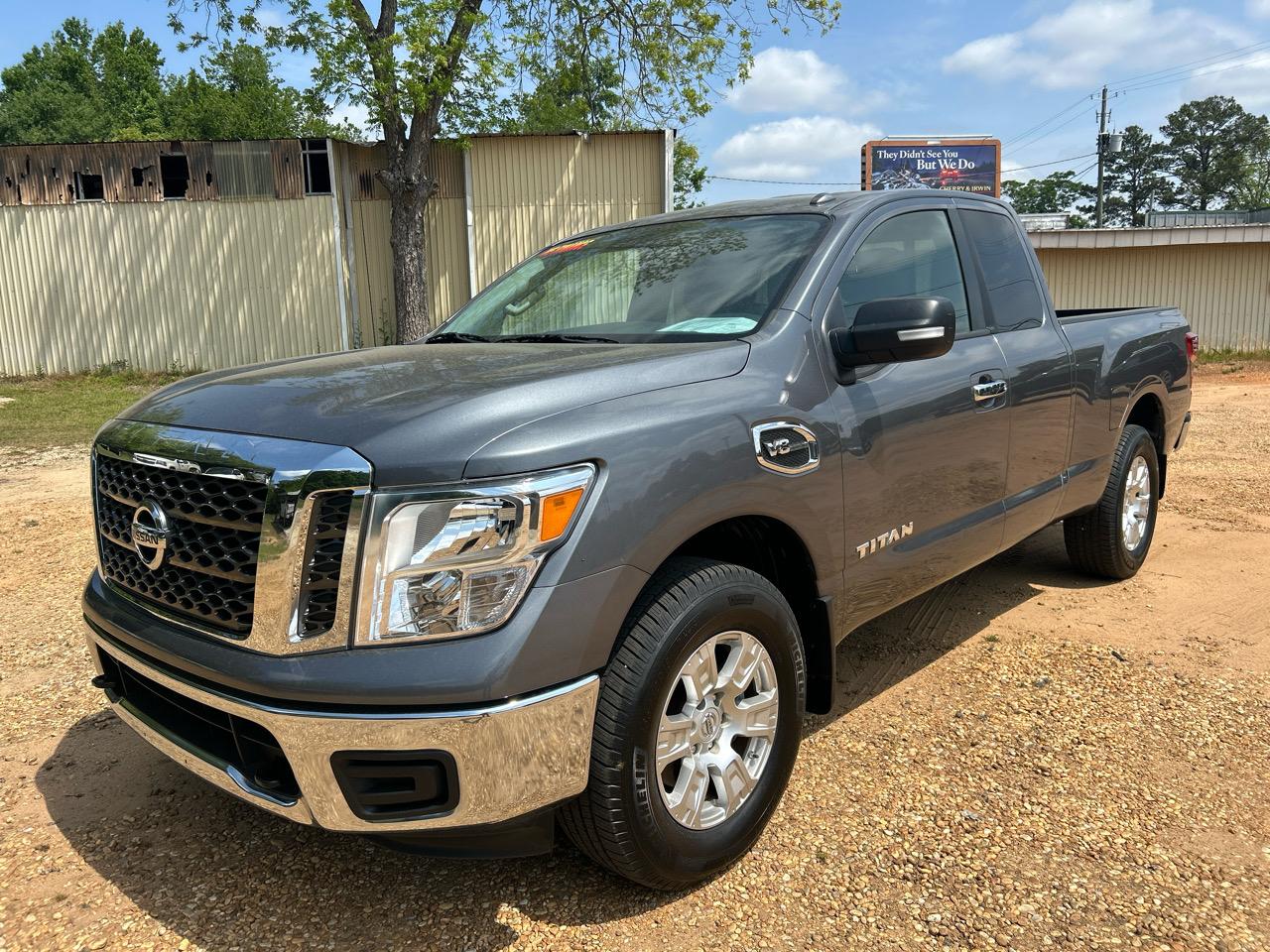 Nissan Titan SV King Cab 4WD 2017