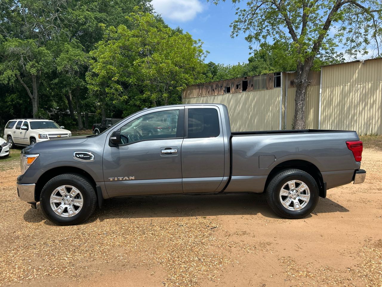Nissan Titan SV King Cab 4WD 2017