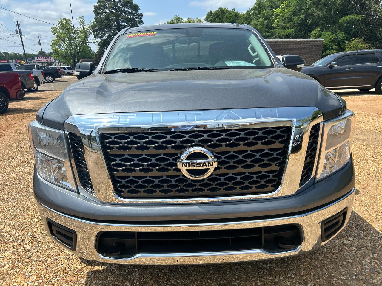 Nissan Titan SV King Cab 4WD 2017