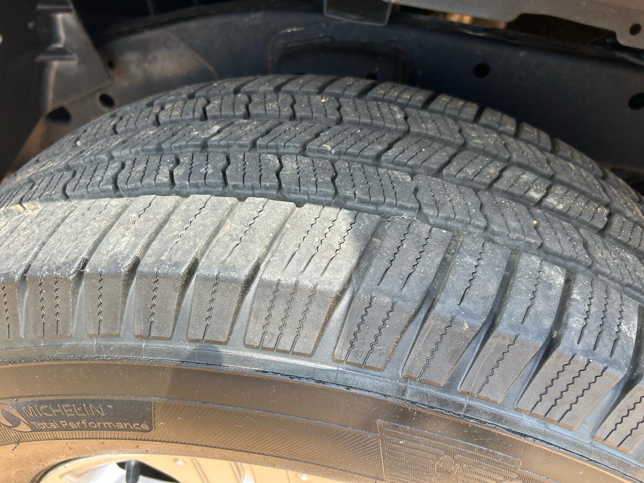 Nissan Titan SV King Cab 4WD 2017