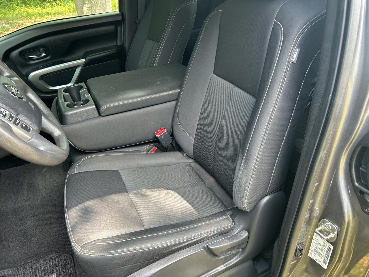 Nissan Titan SV King Cab 4WD 2017