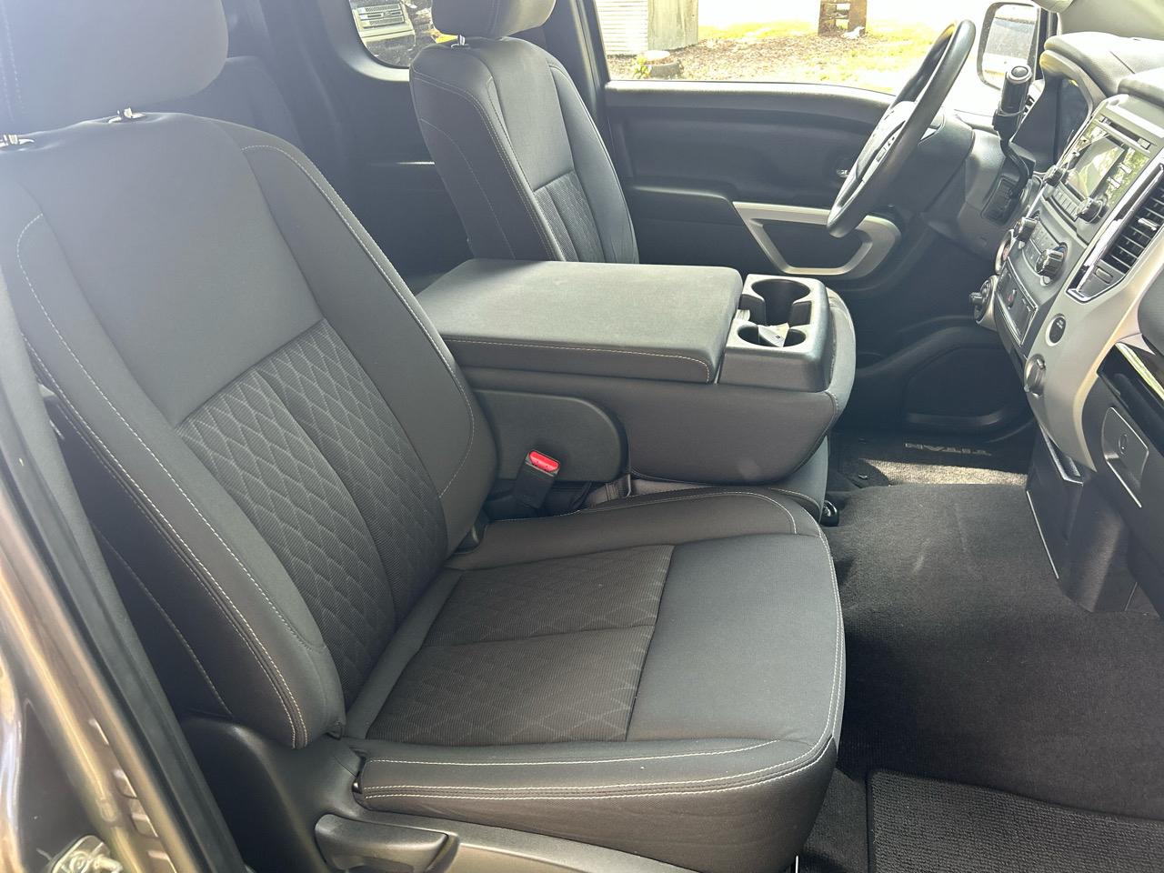 Nissan Titan SV King Cab 4WD 2017