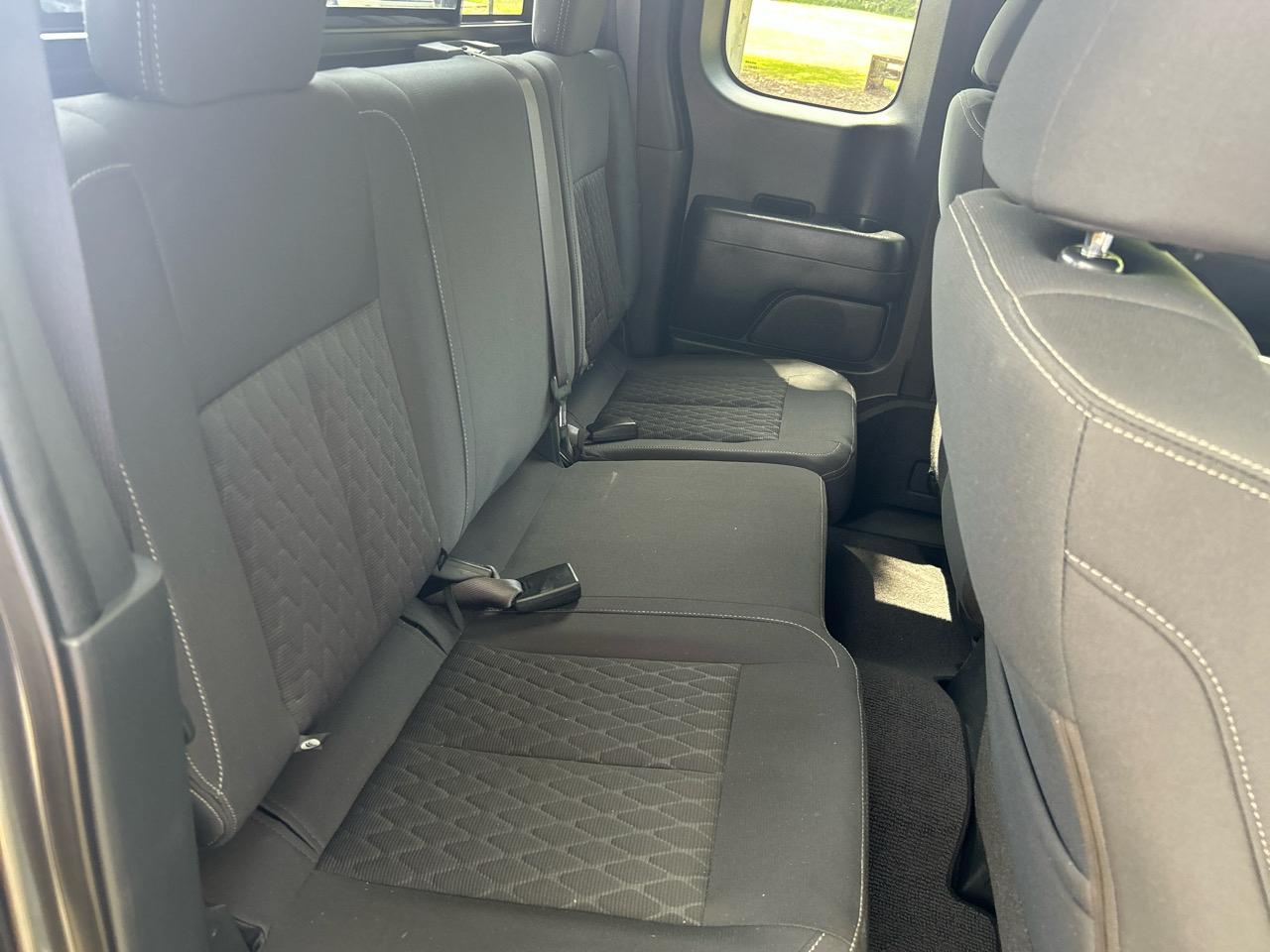 Nissan Titan SV King Cab 4WD 2017