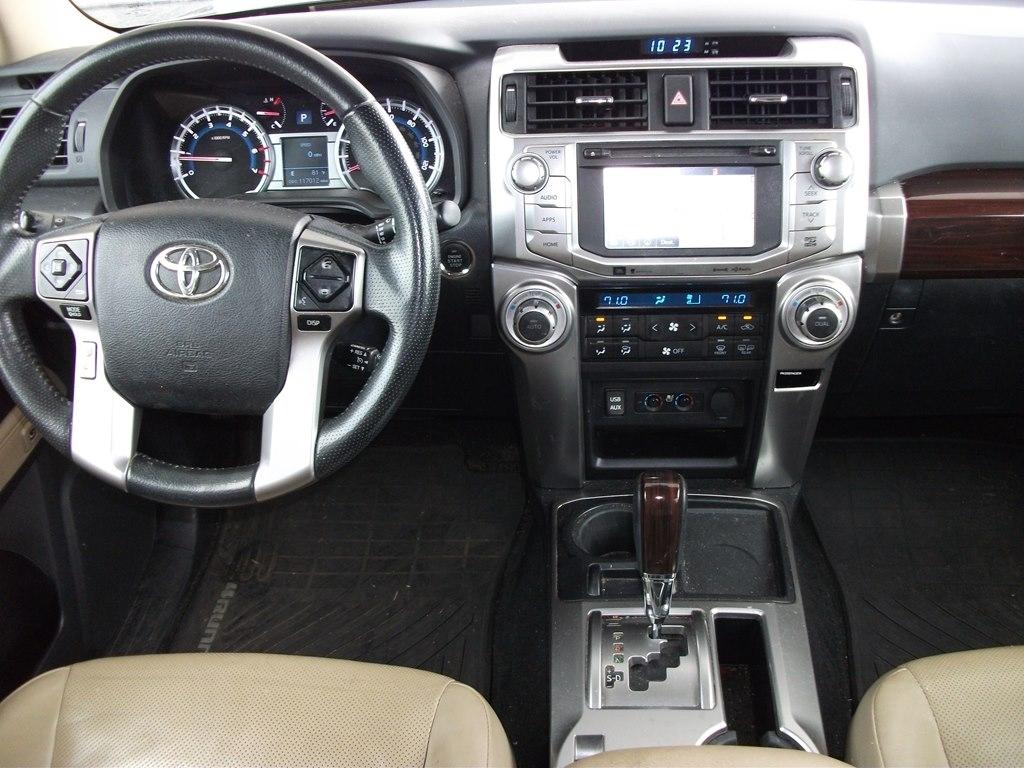 Toyota 4Runner Limited 2WD 2016