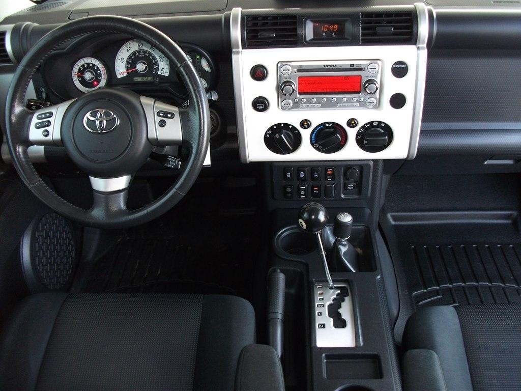 Toyota FJ Cruiser 4WD AT 2014