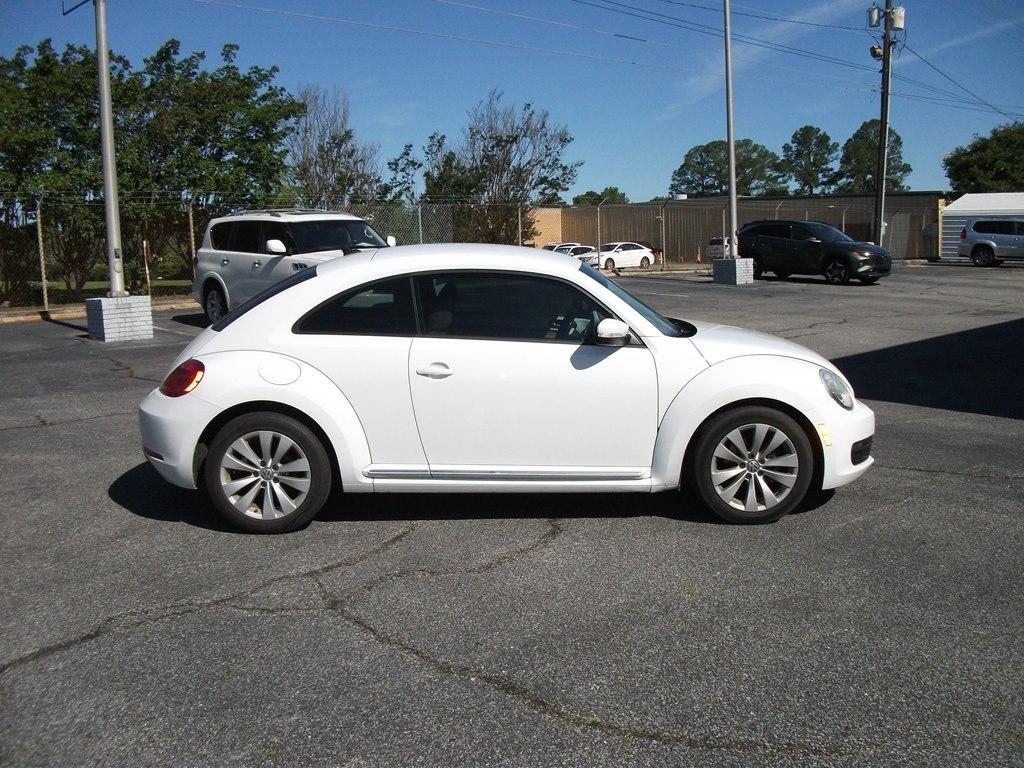 Volkswagen Beetle Classic 2D Coupe 2015