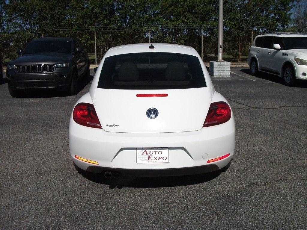 Volkswagen Beetle Classic 2D Coupe 2015