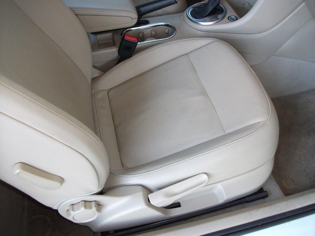 Volkswagen Beetle Classic 2D Coupe 2015