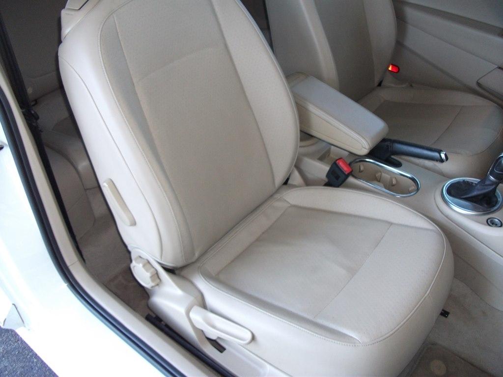 Volkswagen Beetle Classic 2D Coupe 2015