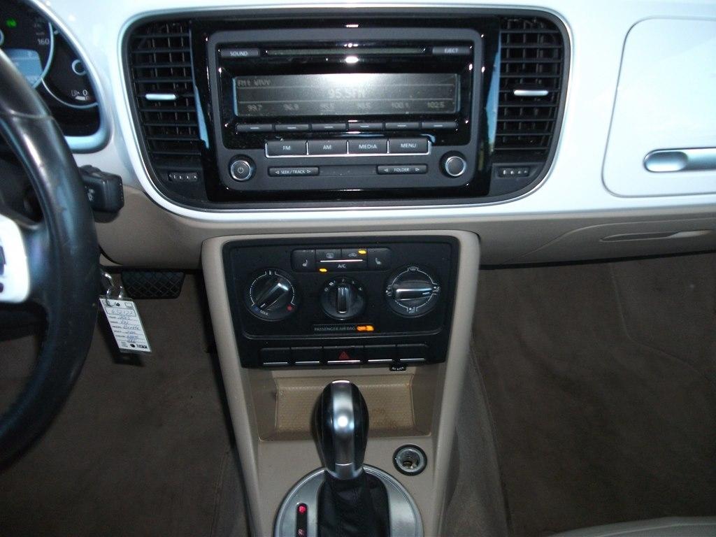 Volkswagen Beetle Classic 2D Coupe 2015