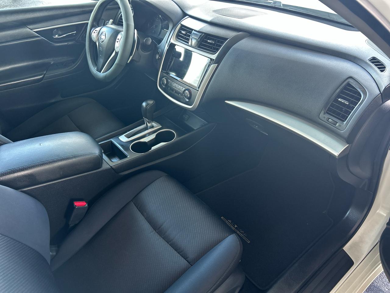 Nissan Altima SR 4D Sedan 2017