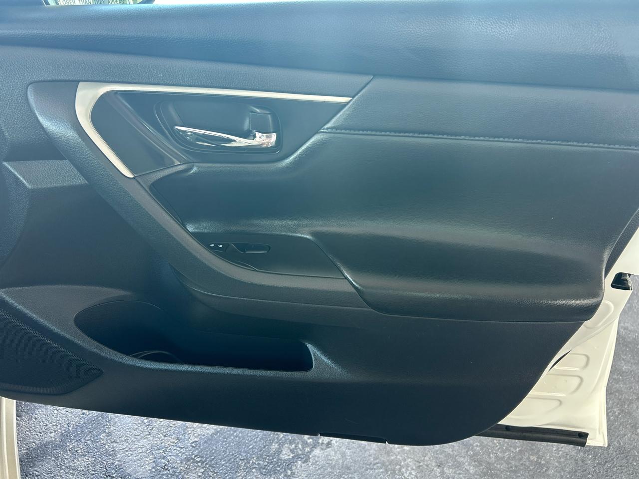 Nissan Altima SR 4D Sedan 2017