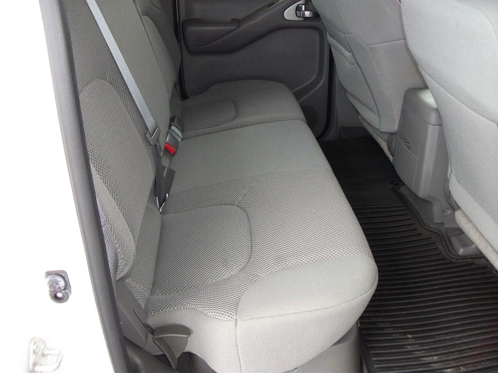 Nissan Frontier SV Crew Cab 2WD 2021