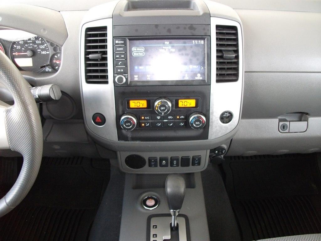 Nissan Frontier SV Crew Cab 2WD 2021