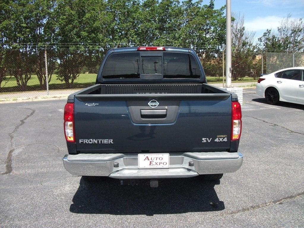 Nissan Frontier SV Crew Cab 5AT 4WD 2018