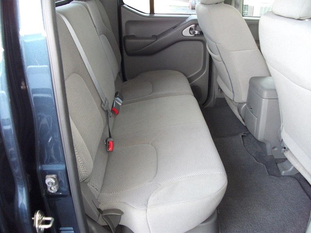 Nissan Frontier SV Crew Cab 5AT 4WD 2018