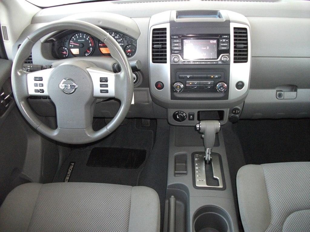 Nissan Frontier SV Crew Cab 5AT 4WD 2018