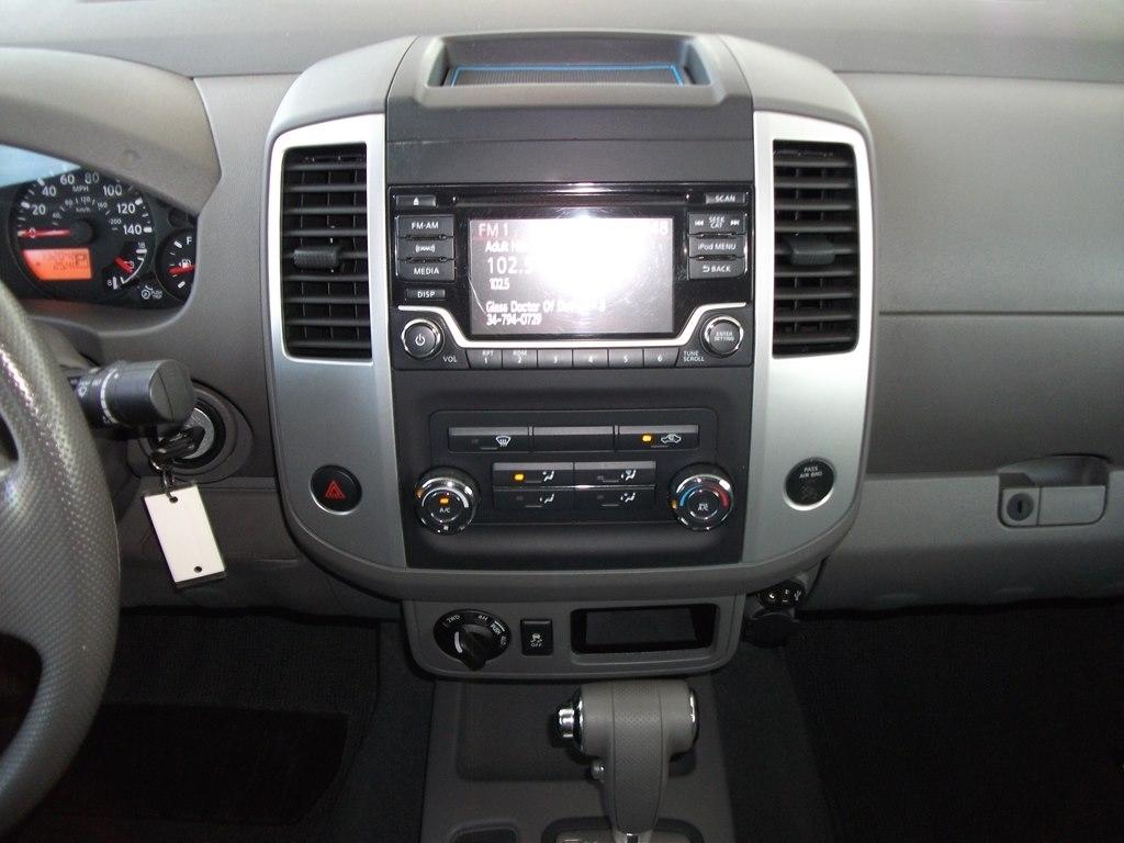 Nissan Frontier SV Crew Cab 5AT 4WD 2018