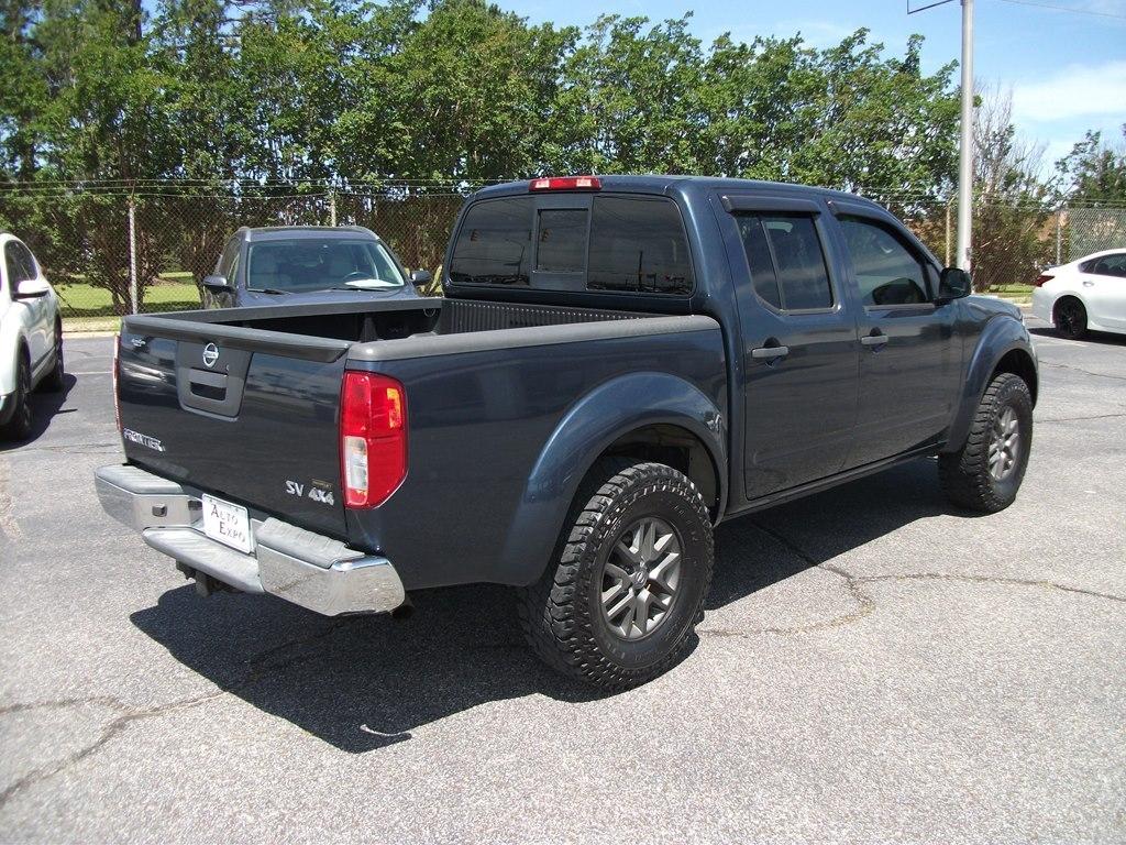 Nissan Frontier SV Crew Cab 5AT 4WD 2018