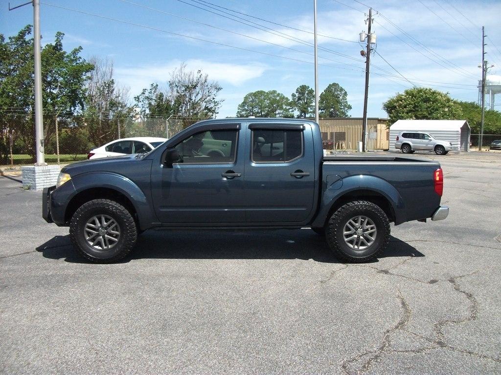 Nissan Frontier SV Crew Cab 5AT 4WD 2018